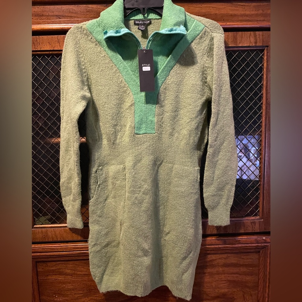 NWT Selection Green women’s  Sweater dress small